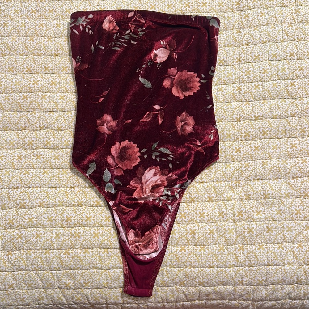 Velvet rose pattern strapless bodysuit